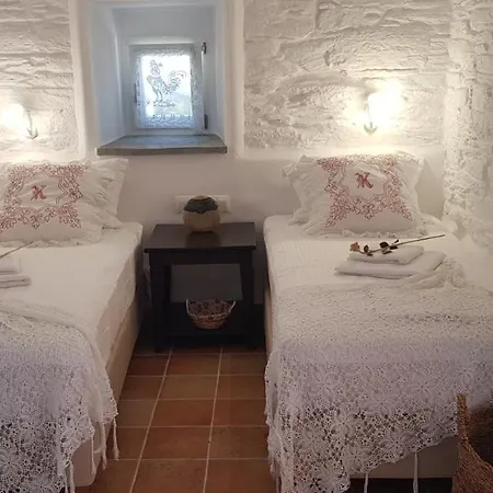 Est 1852 - Of 3 Accommodations, Katoi Art Apartment *