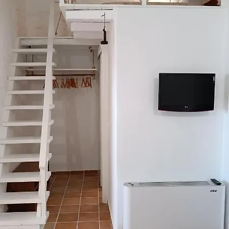 Est 1852 - Of 3 Accommodations, Katoi Art Apartment *