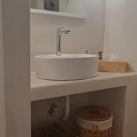 Est 1852 - Of 3 Accommodations, Katoi Art Apartment *