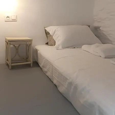 Est 1852 - Of 3 Accommodations, Katoi Art * Ándros
