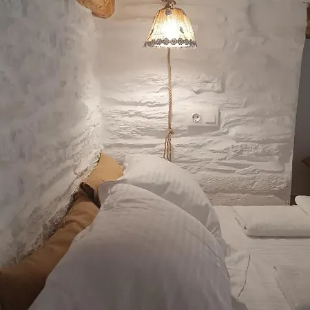 Est 1852 - Of 3 Accommodations, Katoi Art